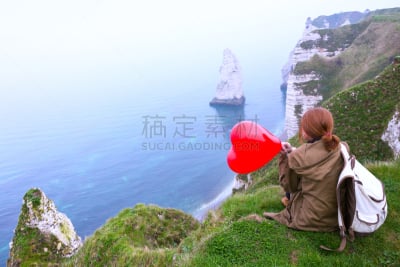 法国,海岸线,女孩,诺曼底埃特塔尔海滩,幸福,红色,气球,心型,背景聚焦,代表