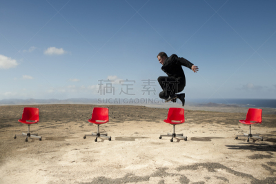 商务,勇敢面对,敏捷,跳栏赛跑,自我完善,水平画幅,椅子,半空中,努力,风险