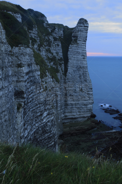 诺曼底埃特塔尔海滩,诺曼底,white cliffs,塞纳滨海省,上诺曼底,垂直画幅,水,天空,无人,著名自然景观