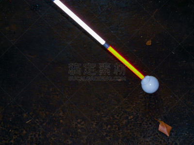 手杖,夜晚,长发,在活动中,旅途,暗色,佛罗里达,交通方式,能力缺陷者,背景