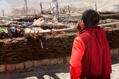 藏族,进行中,屋顶,佛教,铜管乐器,青年人,lo manthang,尼泊尔人,姆斯堂自治区,安纳普纳生态保护区