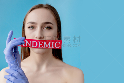 女人,日冕形病毒,医生,身份,文档,蓝色背景,新的,红色,职权,生病