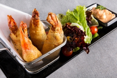 天麸罗,沙拉,对虾,红辣椒粉,蛋黄酱,蔬菜,炸制食物,清新,莴苣,天妇罗虾