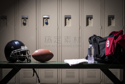 学校体育馆,体育器械,衣帽间,美式橄榄球运动,水瓶,橄榄球头盔,空的,休闲游戏,运动,球
