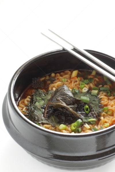 韩国食物,紫苏,面条,筷子,白色背景,草本,香料,垂直画幅,日本食品,食品