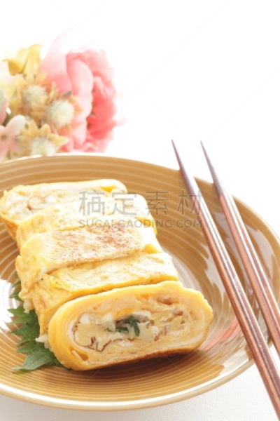 草本,春卷,日本食品,紫苏,煎蛋,筷子,白色背景,海产,垂直画幅,主食