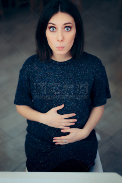 婴儿,可爱的,女孩,父母,母亲,罗马尼亚,肖像,一个人,椅子,青年女人