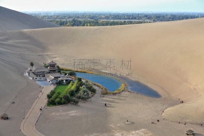 中国,甘肃省,敦煌,月牙泉,掸邦,沙漠山,脚印,步行道路,池塘,著名景点