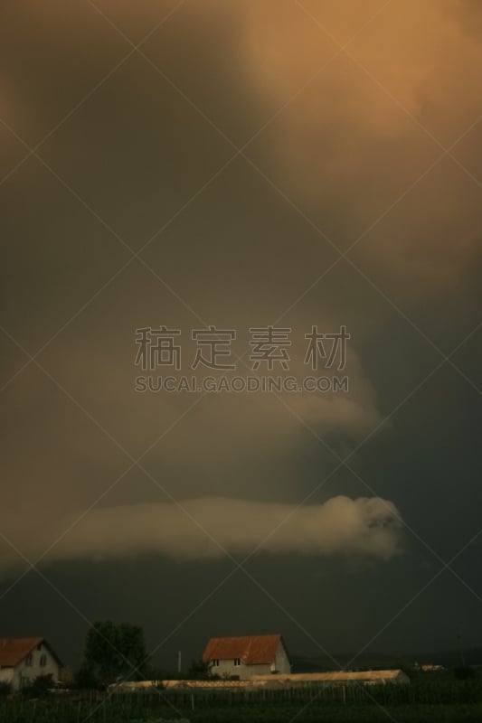 暗色,黄昏,雷雨,天空,气候,云景,自然神力,云,草,暴风雨