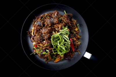 朝鲜半岛,香肠,韩国食物,烟熏食品,酱汁,绿辣椒,猪,葱,自制的,乡村风格