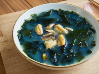 韩国食物,海草,贻贝,汤,焖菜,饮食产业,日本食品,东方食品,餐具,自制的