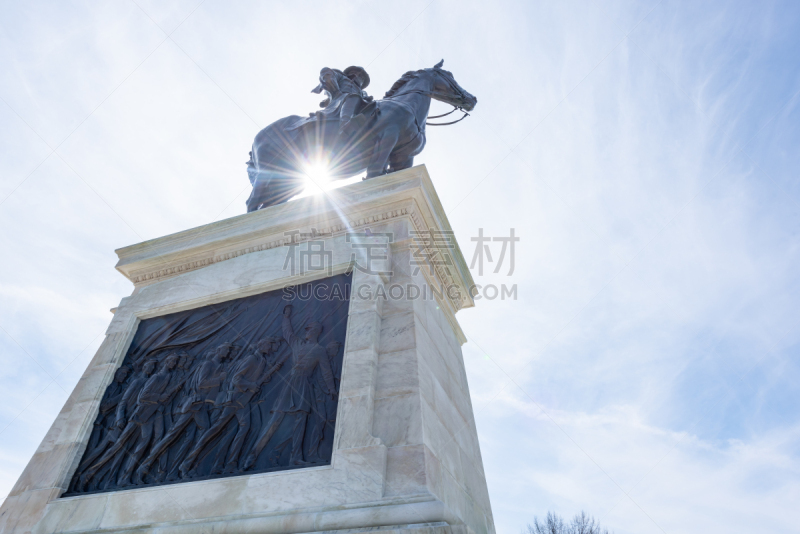 Washington DC,USA.
The General Ulysses S. Grant honors the Civil War Commander of the Union Armies who was also a two-term President (1869–1877). 

The memorial to Ulysses S. Grant was dedicated in 1922.
The Artist and the Architect: Henry Merwin Shrady(1