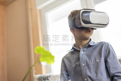 虚拟现实模拟器,室内,衣服,儿童,可爱的,休闲游戏,一个人,技术,网络空间,现代
