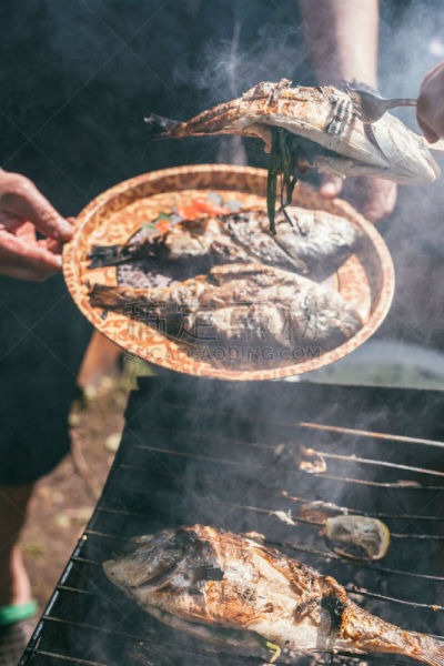 格子烤肉,烤肉架,柠檬,夏天,鱼类,清新,男人,盘子,浅的,菜园