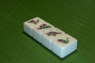 麻将,仅一朵花,四个物体,瓦,风险,休闲游戏,热情,立方体形状,想法
