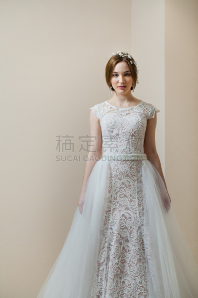 婚礼,青年女人,自然美,穿衣服,草裙,女子晚礼服,晚礼服,女装,裙子,垂直画幅