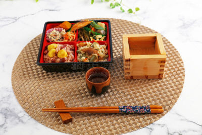日本,午餐盒,饮料,蔬菜,含酒精饮料,枡,食品,盒装午餐,炖品,住宅内部
