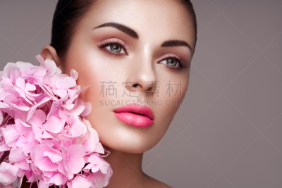 青年女人,注视镜头,自然美,粉红色,舞台妆,荧光笔,华贵,睫毛膏,肖像,粉底