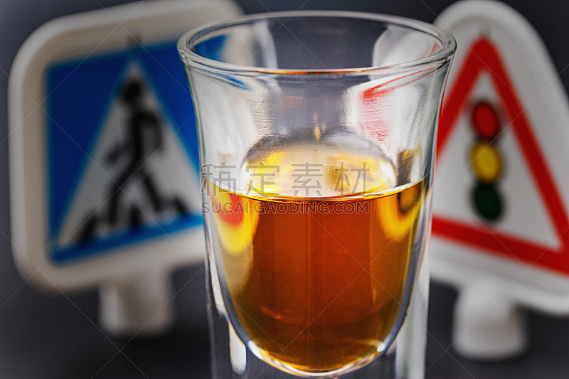 玻璃杯,威士忌,喝醉的,概念,人,社会保险,主题,交通标志,驾车,依靠