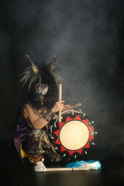 日本人,神话,艺术家,魔鬼,有角的,太鼓,假发,黑色,坐,鼓