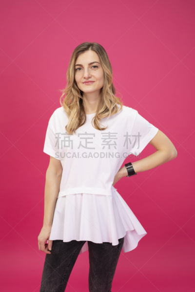 休闲装,自然美,生活方式,棕色头发,青年人,女人,肖像,粉红色,活力