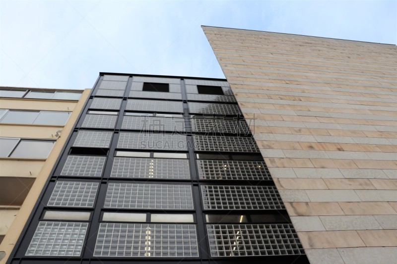 La bibliothèque et médiathèque nommée François Mitterrand à Villeurbanne - Vue extérieure - Ville de Villeurbanne - Département du Rhône - France