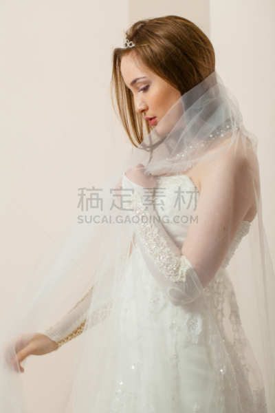 婚礼,自然美,穿衣服,青年女人,草裙,晚礼服,女装,裙子,垂直画幅,女子晚礼服