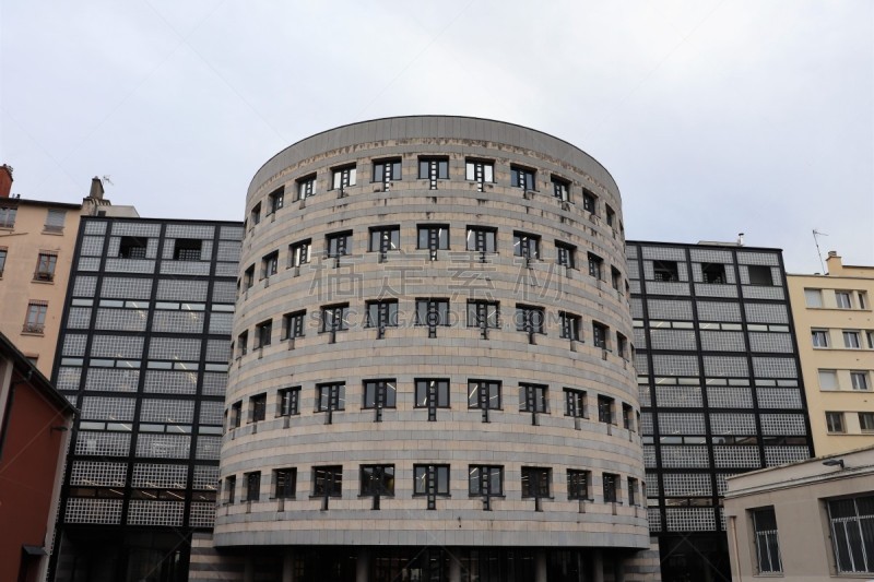 La bibliothèque et médiathèque nommée François Mitterrand à Villeurbanne - Vue extérieure - Ville de Villeurbanne - Département du Rhône - France
