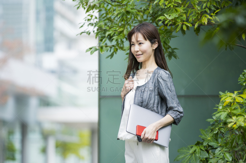 女商人,注视镜头,商务,专业人员,结论,仅日本人,肖像,一个人,远程工作,工作母亲