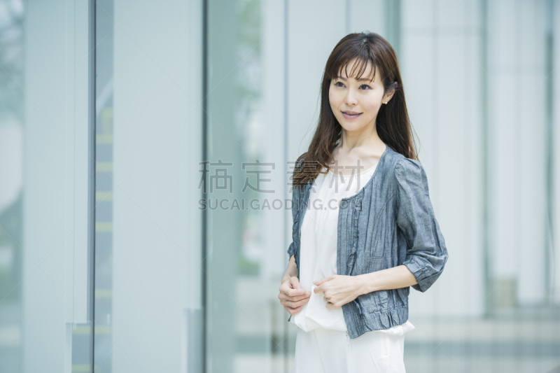 女商人,注视镜头,商务,专业人员,结论,仅日本人,肖像,一个人,远程工作,工作母亲