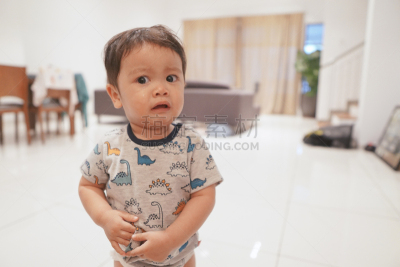 平衡折角灯,18到21个月,男孩,特写,可爱的,人,男婴,儿女,一个人,东亚人