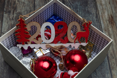 2020,包装纸,周年纪念,圣诞装饰物,土耳其,一个物体,彩色背景,华贵,盒子