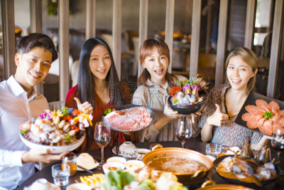 海产,青年人,友谊,牛肉,餐馆,猪肉,切片食物,波特派,少量人群,节日