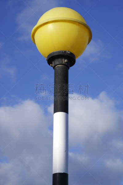 交通标志,斑马线,灯塔,顶部,行人交叉路标志,道口标志,垂直画幅,天空,无人,人行横道