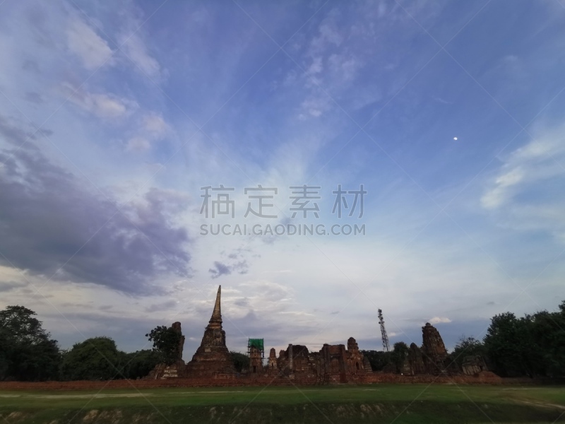 Ayutthaya​ view​ by​ Wat​ Mahathat​ during​sunset