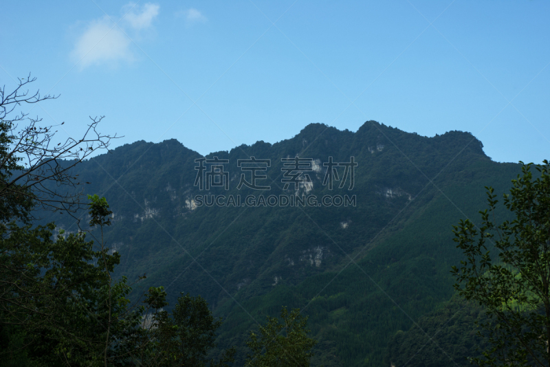 天空,森林,山,陡峭,在下面,国内著名景点,山脊,云,不关心,著名景点