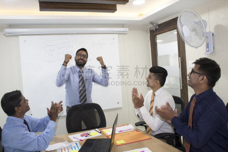 鼓掌欢迎,商务,经理,会议,体育团队,仅男人,技术,拳头,25岁到29岁,商务策略