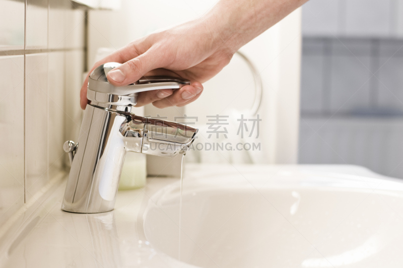 浴室,水龙头,彻底洗刷,洗手池,洗餐具,皂液器,水,水平画幅,白人,肥皂