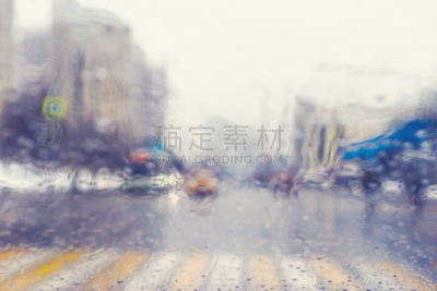 汽车,透过窗户往外看,十字路口,运动模糊,挡风玻璃,雨滴,人行横道,湿,沥青,交通