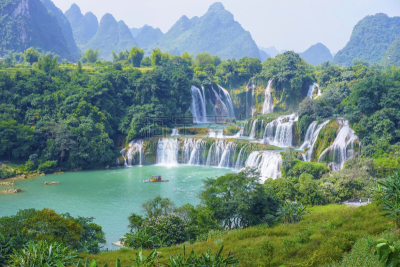 瀑布,卡斯基德山脉,栈桥码头,热带雨林,水,美,水平画幅,湿,旅行者,夏天