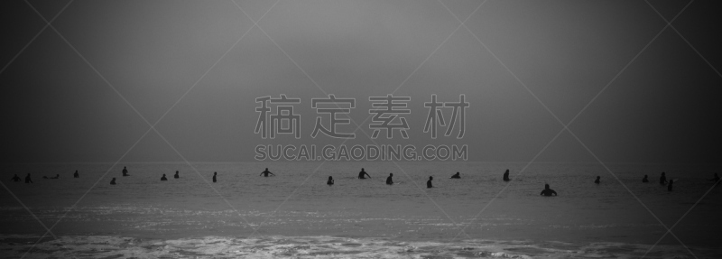 马里布,颗粒质感,图潘加海滩,强颗粒质感,大浪冲浪,滑长板,长板,海啸,水平画幅,无人