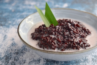 黑糯米,粥,椰汁,甜点心,叶子,印度尼西亚,糖,棕榈树,素食,早餐
