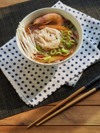 东方食品,米粉,汤,虾,韩国食物,蔬菜,泰国食品,青葱刷,饮食产业,日本食品