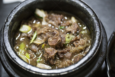 韩国食物,韩式烧牛肉,锅,石头,格子烤肉,传统,食品,成分,餐具,餐馆