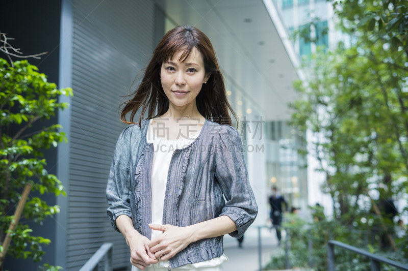 女商人,注视镜头,商务,专业人员,结论,仅日本人,肖像,一个人,远程工作,工作母亲