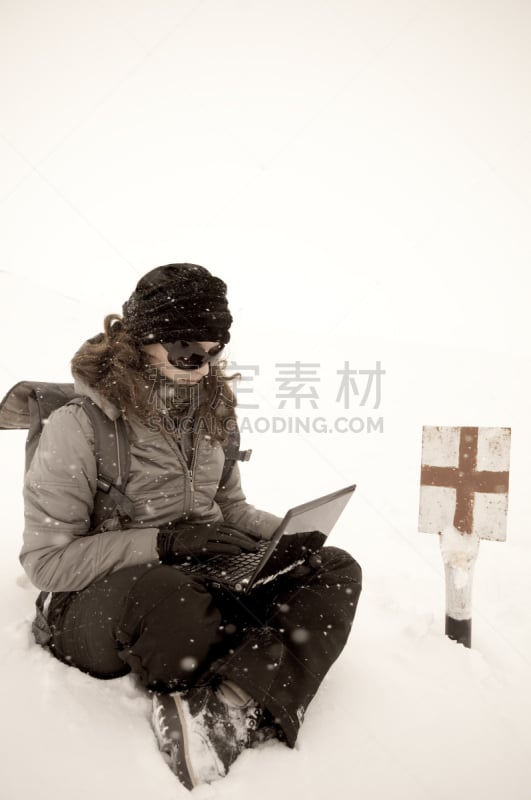 雪,女人,互联网,线路标志,寒冷,健康保健,技术,逃避现实,设备用品,少女