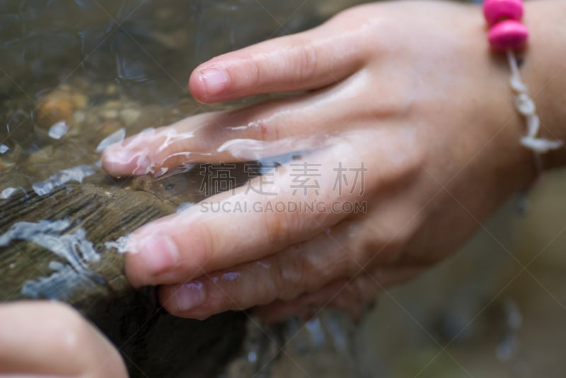 水,进行中,达姆广场,休闲活动,水平画幅,嬉戏的,抽象,手,手牵手