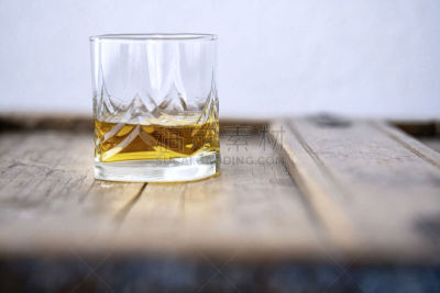 威士忌,古老的,褐色,明亮,黄金,桶,玻璃杯,白色背景,凌乱,饮料