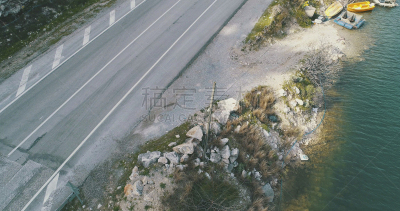 航拍视角,路,蓝湖,靠近