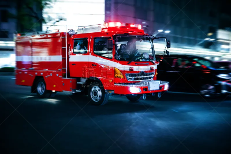 紧迫 消防车 日本 应急灯 在活动中 卡车 交通 京都市 户外 阶调图片图片素材下载 稿定素材